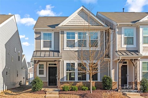 106 Synandra Drive E sold townhome in Waterlynn Grove, Mooresville, NC