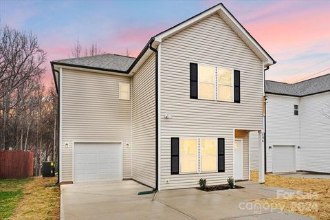 406 Presidents Court sold home in Brighton, Charlotte, NC