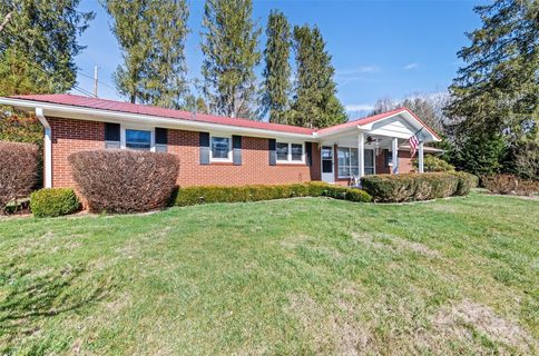 234 Bramlett Drive sold home in Ivy Hill, Waynesville, NC
