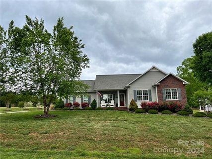 2467 Harvest Drive sold home in McCray Farms, Hickory, NC