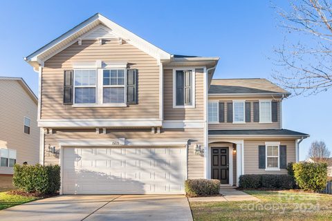 15823 Normans Landing Drive