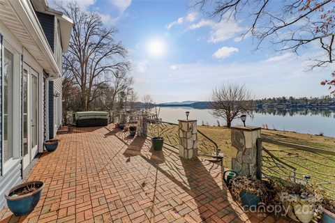 2302 East Point Road sold home in Holiday shores, Nebo, NC