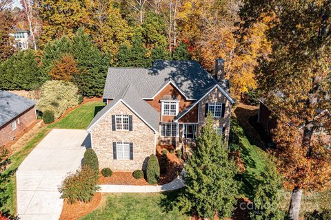 7564 Turnberry Lane