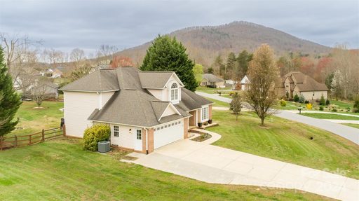 1446 Sweetbriar Lane sold home in Bakersview Meadows, Hickory, NC