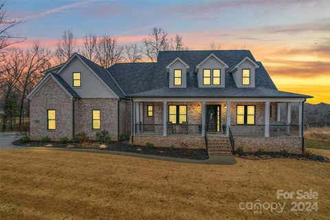 743 Misty Arbor Ford sold home in The Retreat At Sunset Ridge, Clover, SC