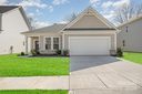 211 Surrey Oak Lane sold home in Charlotte, SC