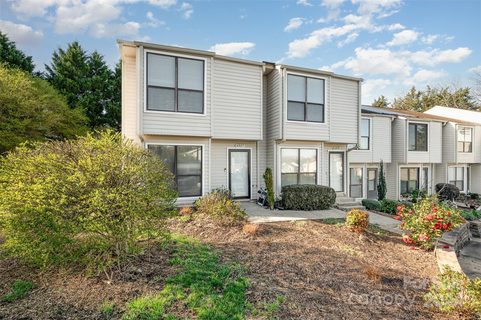 10927 Carmel Crossing Road sold townhome in Carmel Crossing, Charlotte, NC