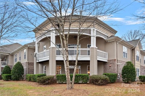 8647 Edinburgh Square Drive