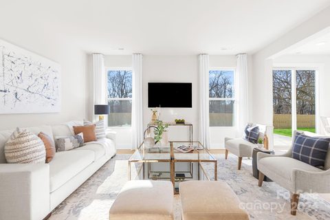 11012 North Commons Drive sold home in The Enclave at Caldwell, Charlotte, NC