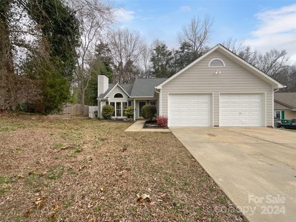 7412 Claymont Drive sold home in Sherbrook, Charlotte, NC