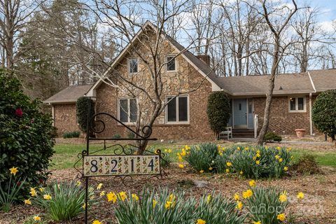 8214 Appaloosa Lane sold home in Steeplechase, Charlotte, NC
