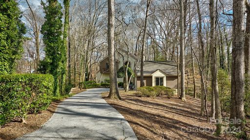 10 Pine Knoll Drive