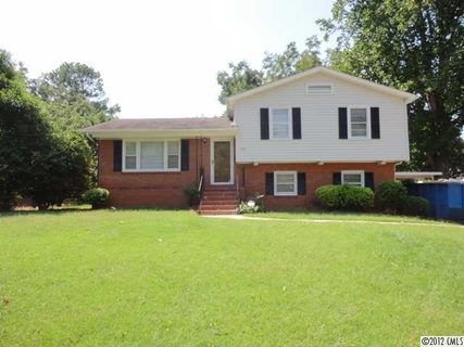 2000 Townsend Avenue sold home in Country Club, Charlotte, NC