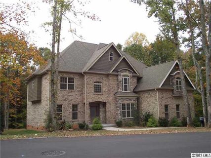 3833 Lakeside Drive