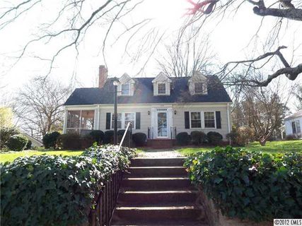 128 Se Hillcrest Avenue
