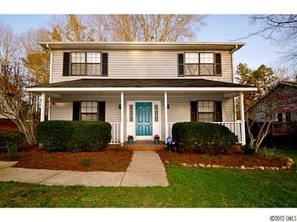 6228 Round Hill Road sold home in New Stonehaven, Charlotte, NC