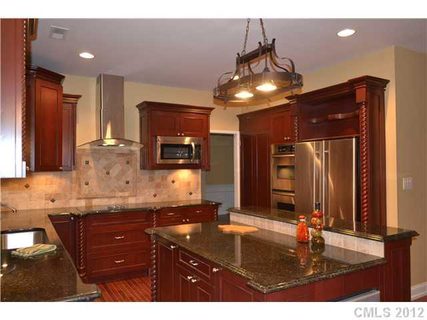 6920 Hollow Oak Drive