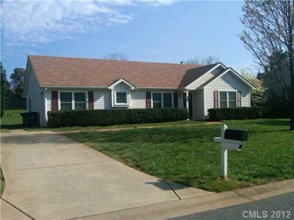 16536 Glenfurness Drive sold home in Norman Shores, Huntersville, NC