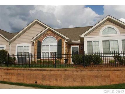 290 Lone Oak Circle