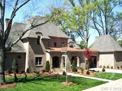 810 Huntington Park Lane