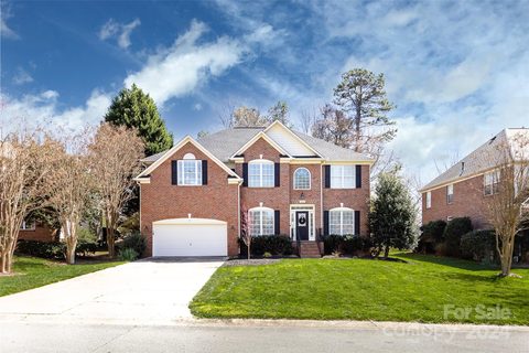 15822 Woodcote Drive