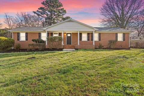 706 Willow Lane sold home in Whitefield Manor, Harrisburg, NC