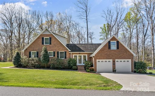 1898 Fairway Drive sold home in Fairway Acres, Newton, NC