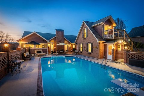 413 Woodridge Drive sold home in WoodRidge Estates, Lenoir, NC