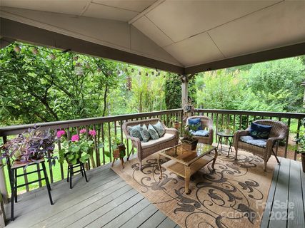 780 Laurel Heights Drive sold home in Laurel Heights Estates, Burnsville, NC