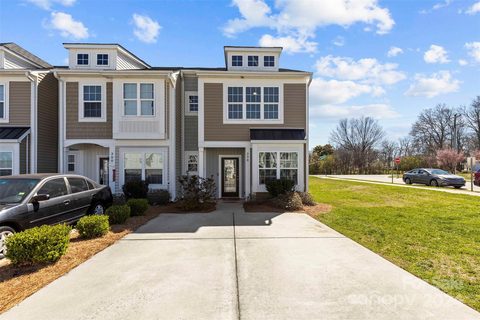 298 Halton Crossing Drive sold townhome in Settlers Landing, Concord, NC