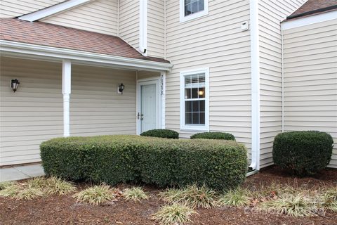 7829 Renaissance Court sold condo in Renaissance Gardens, Charlotte, NC