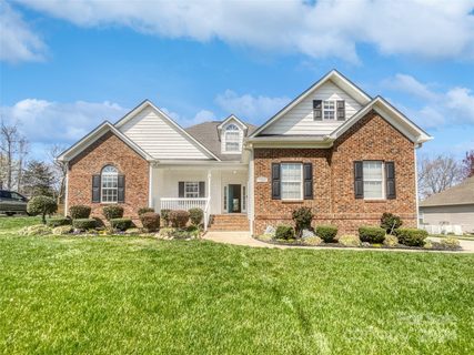 1563 Williamsburg Drive sold home in Stoneridge Lakes, Rock Hill, SC