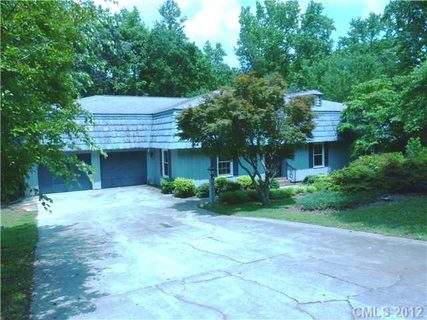 1225 Irongate Drive sold home in Essex Pointe, Monroe, NC
