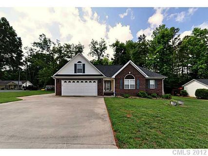 1001 Mays Court sold home in Sunset Crossing, Gastonia, NC