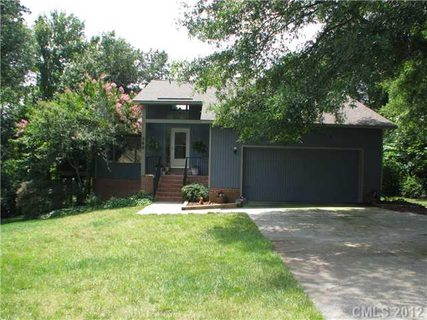 586 Mirawood Trail sold home in Treetop, Concord, NC