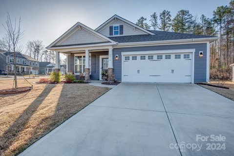 2818 Layla Manor Way