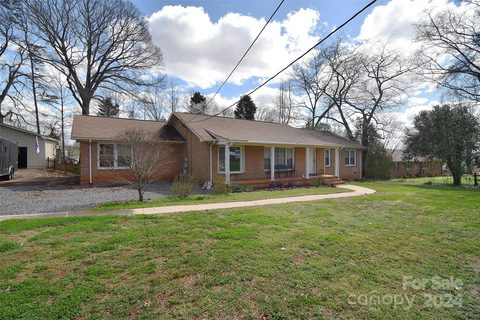 8723 Larchmont Circle sold home in Westmoreland, Charlotte, NC