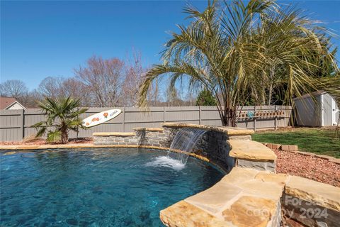 128 Logan Ridge Drive