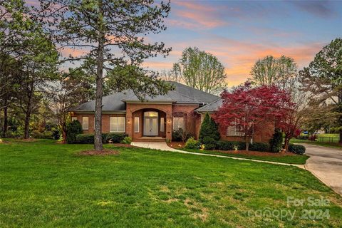 163 Camino Real Road sold home in Queens Cove, Mooresville, NC