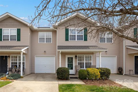 392 Wiltshire Circle sold condo in Stafford Crossing, Fletcher, NC