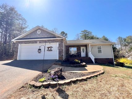 2066 Lake Acres Drive sold home in Lake Acres, Hickory, NC