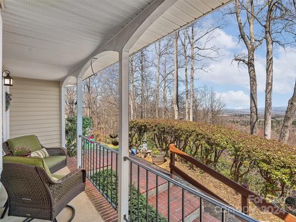 808 Summit Farm Lane sold home in Hunters Glen, Hendersonville, NC