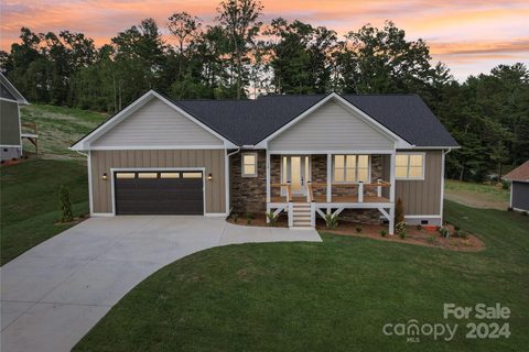38 Maple Knoll Drive sold home in The Orchards at Chimney Rock, Hendersonville, NC