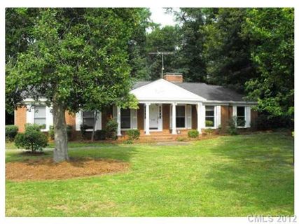 113 Suburban Avenue