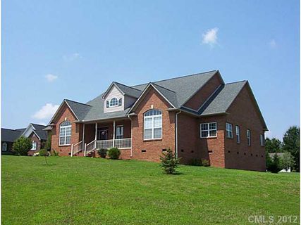 106 Knollcrest Lane