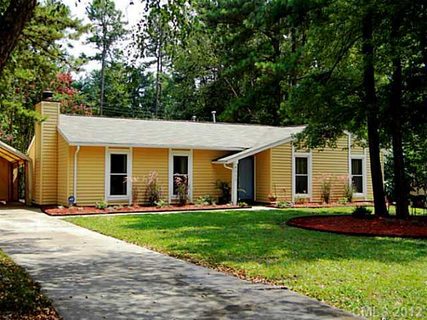 6211 Ropley Court sold home in New Stonehaven, Charlotte, NC