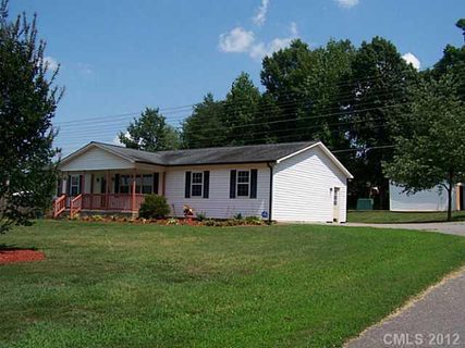 1033 Buffalo Shoals Road sold home in Ravenwood, Statesville, NC