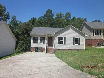 976 Nw Pine Circle Drive