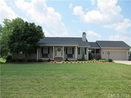 136 Meadow Oaks Drive sold home in Meadow Oaks, Statesville, NC