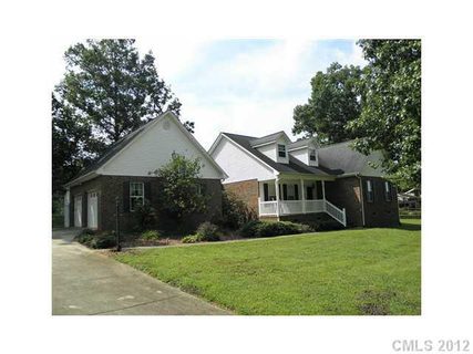1723 Forrest Street sold home in Oakcrest, Newton, NC